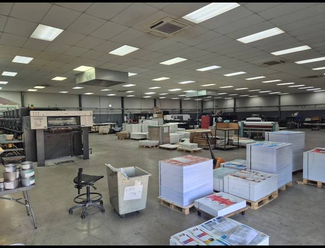 1,659M² WAREHOUSE TO LET IN LONGMEADOW
